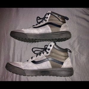 vans ultrarange hi mte peat black shoes